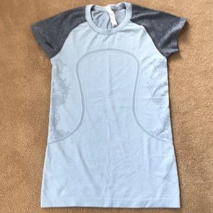 Lululemon workout top